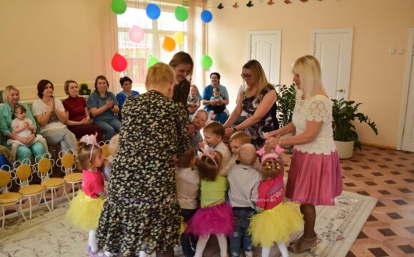 Борисовский специализированный дом ребенка с подарками посетили гости