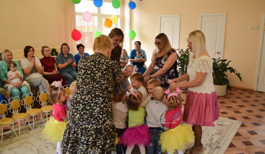 Борисовский специализированный дом ребенка с подарками посетили гости