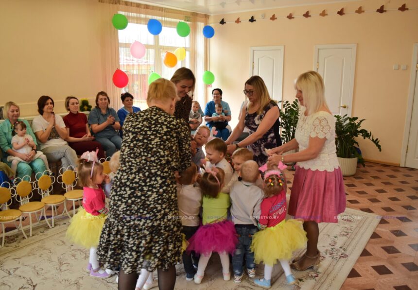 Борисовский специализированный дом ребенка с подарками посетили гости